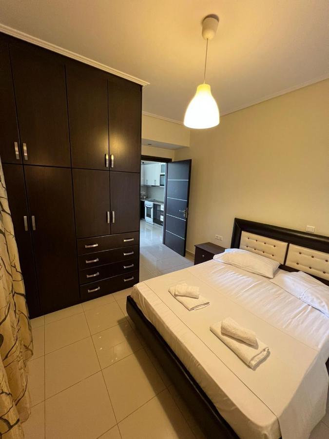 Adam Apartments Sarandë Esterno foto