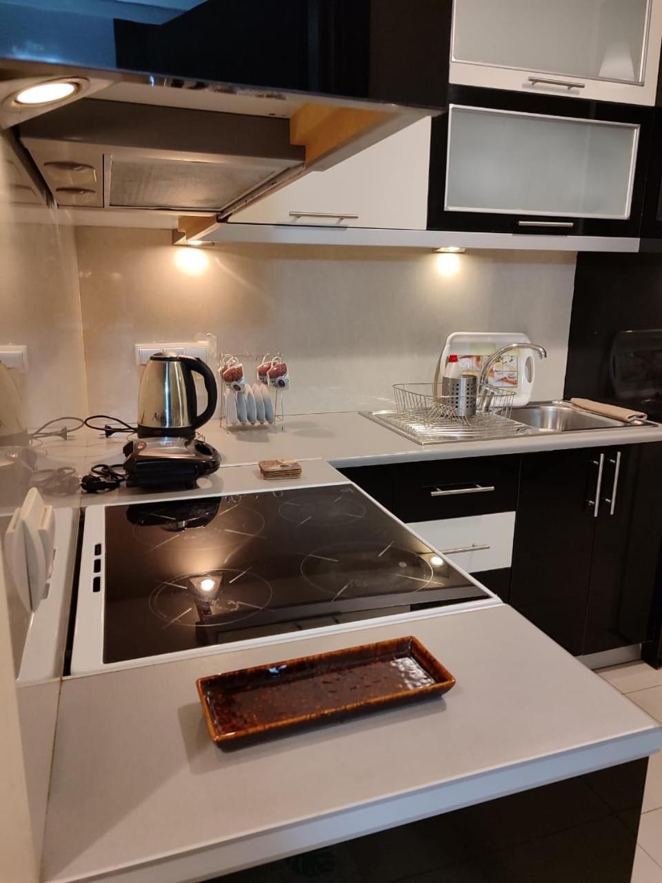 Adam Apartments Sarandë Esterno foto